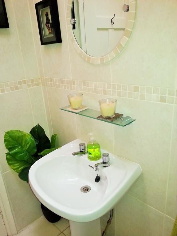 The Dell Dublin Bed & Breakfast Dun Laoghaire Bagian luar foto