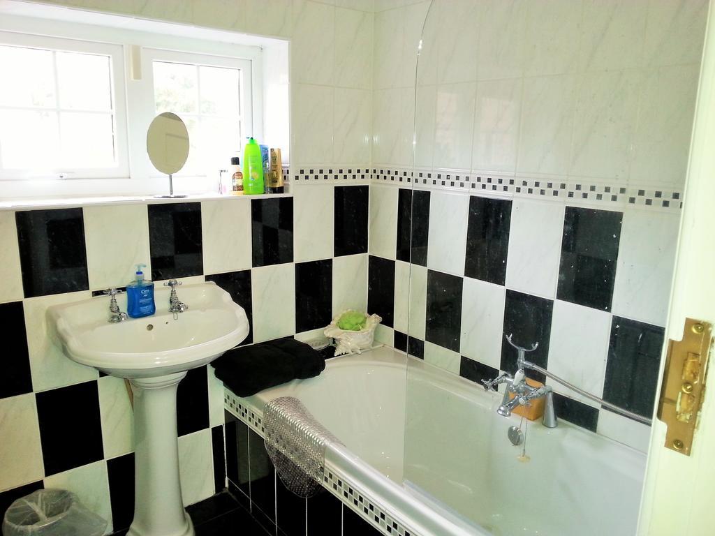 The Dell Dublin Bed & Breakfast Dun Laoghaire Ruang foto