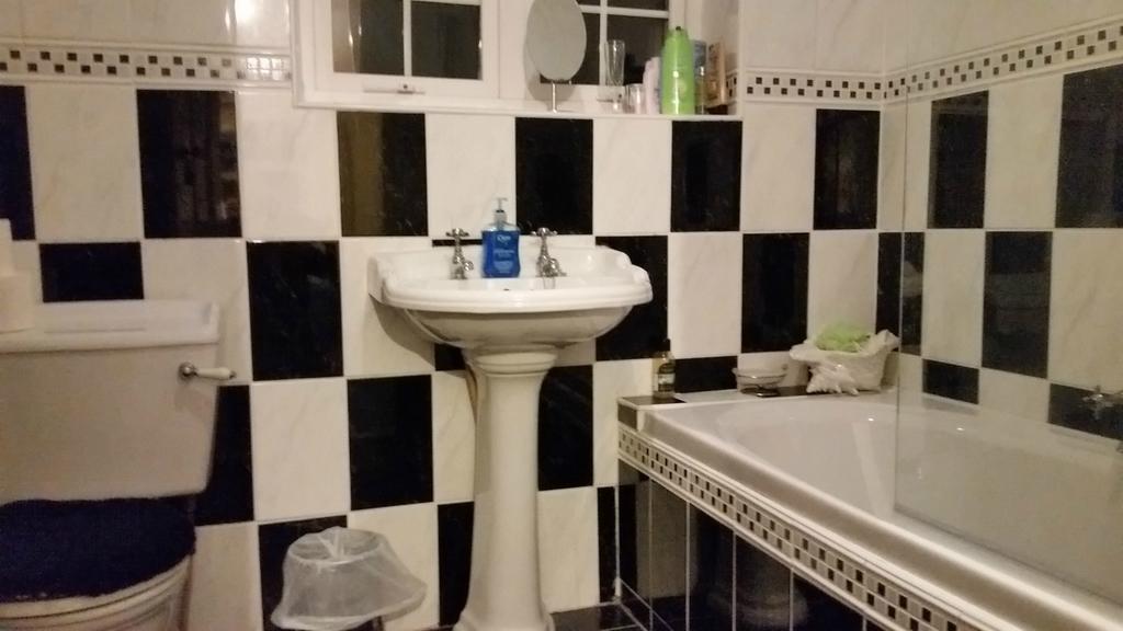 The Dell Dublin Bed & Breakfast Dun Laoghaire Bagian luar foto