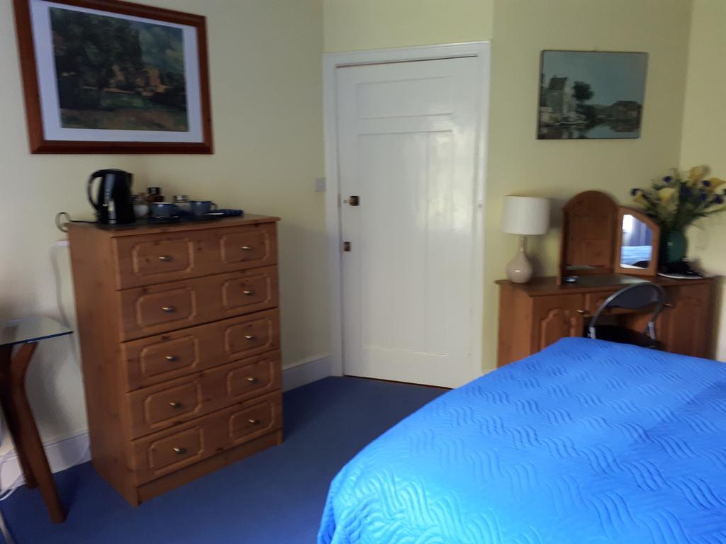 The Dell Dublin Bed & Breakfast Dun Laoghaire Bagian luar foto