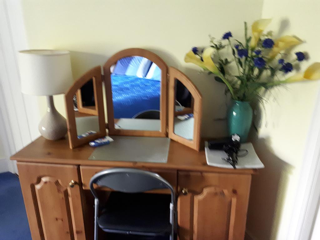 The Dell Dublin Bed & Breakfast Dun Laoghaire Bagian luar foto