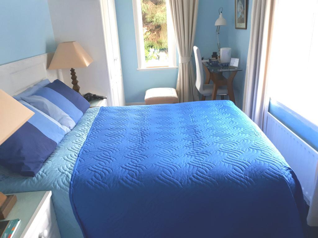 The Dell Dublin Bed & Breakfast Dun Laoghaire Bagian luar foto